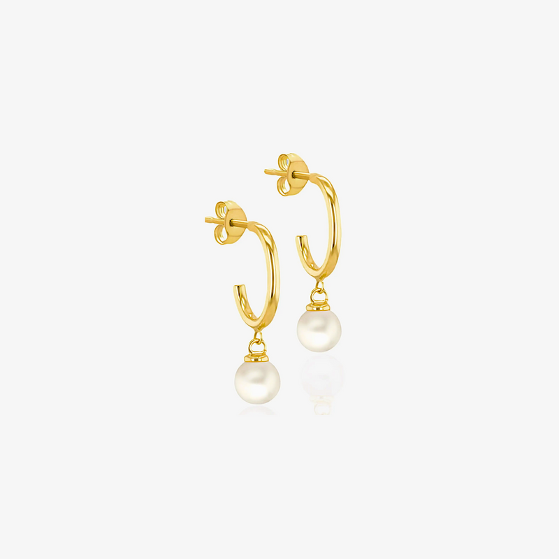 reshwater pearl jewellery—timeless pieces with a modern finish.